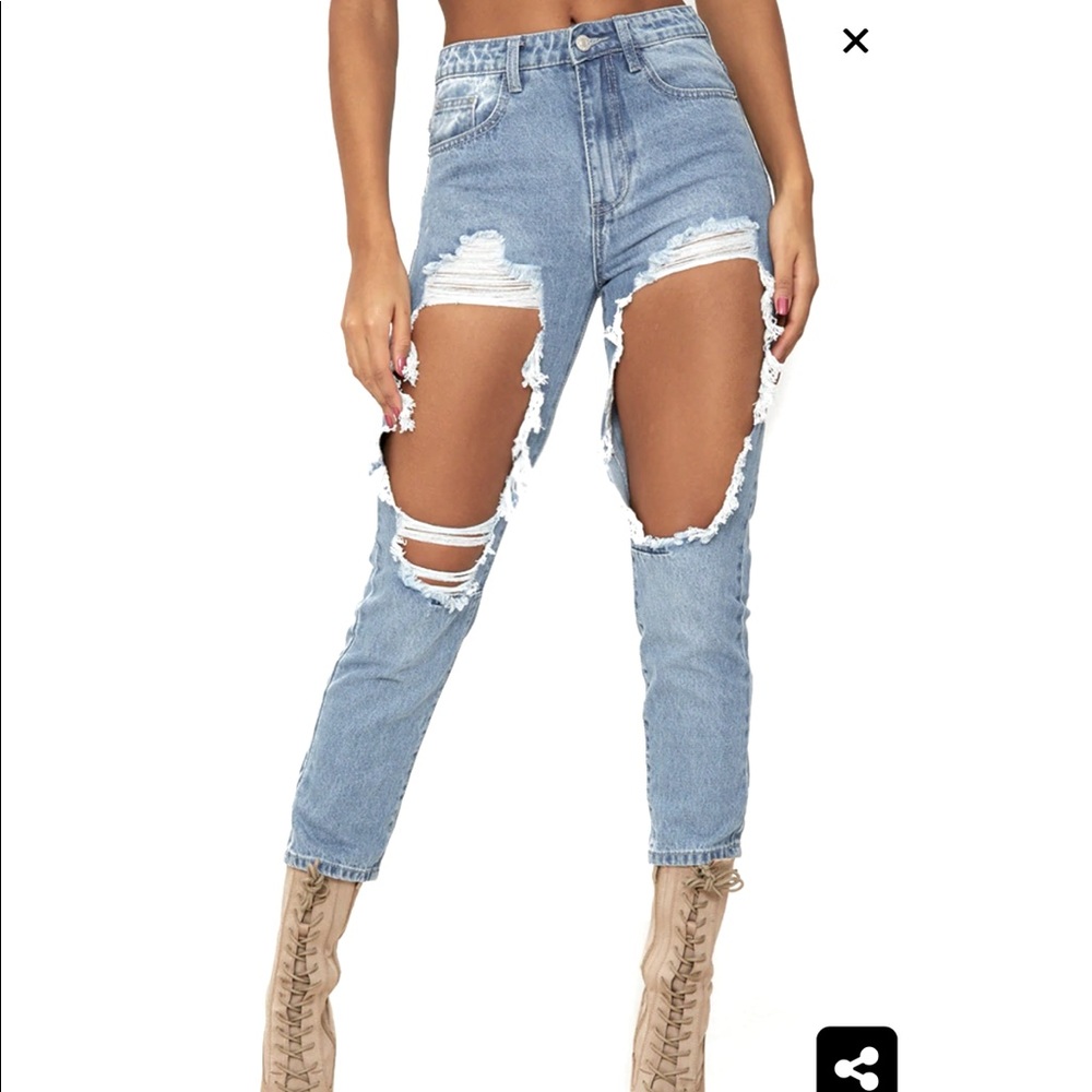 PrettyLittleThing mid Wash Mom Extreme Rip Jeans